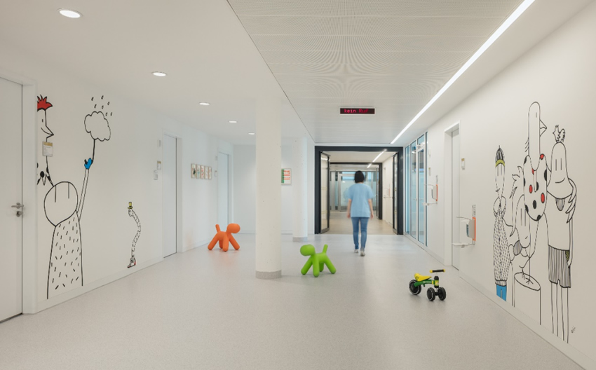 母婴护理中心装修设计-公共长廊